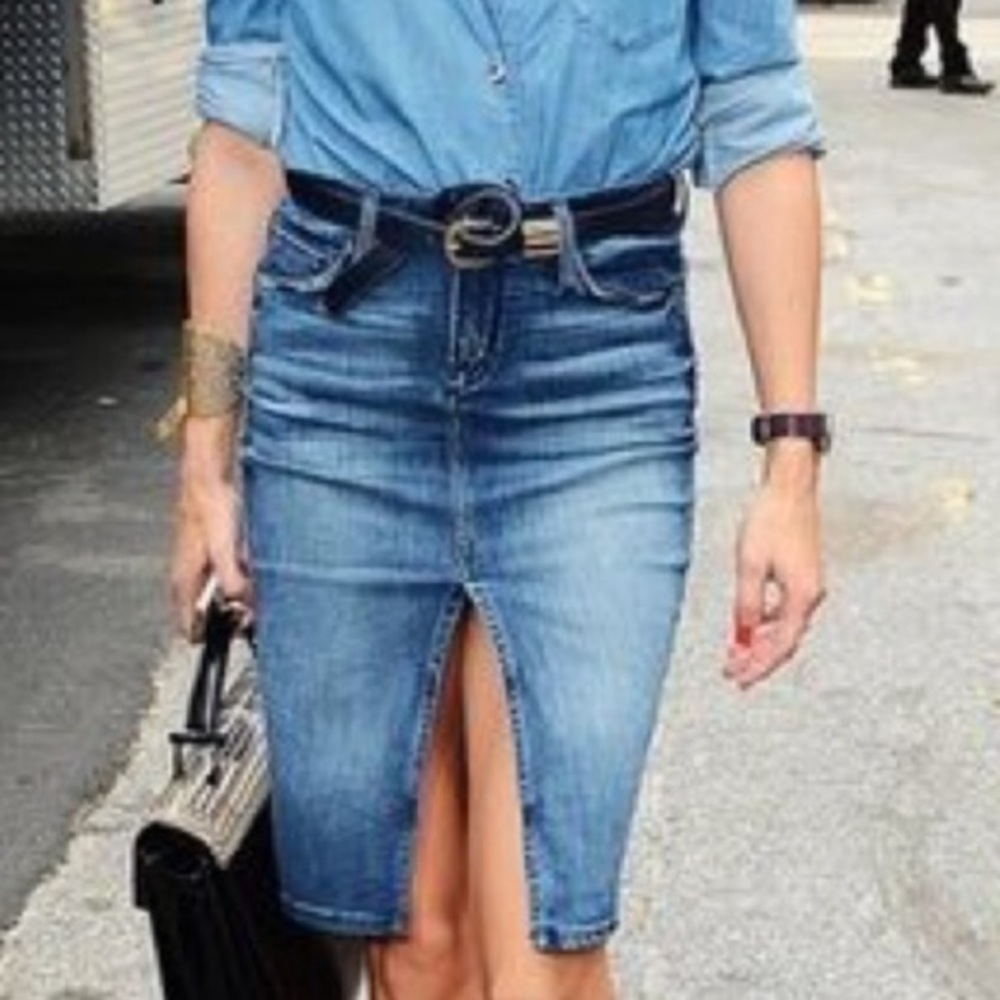 7 For All Mankind Dark-Wash “Roxy” Denim Skirt!